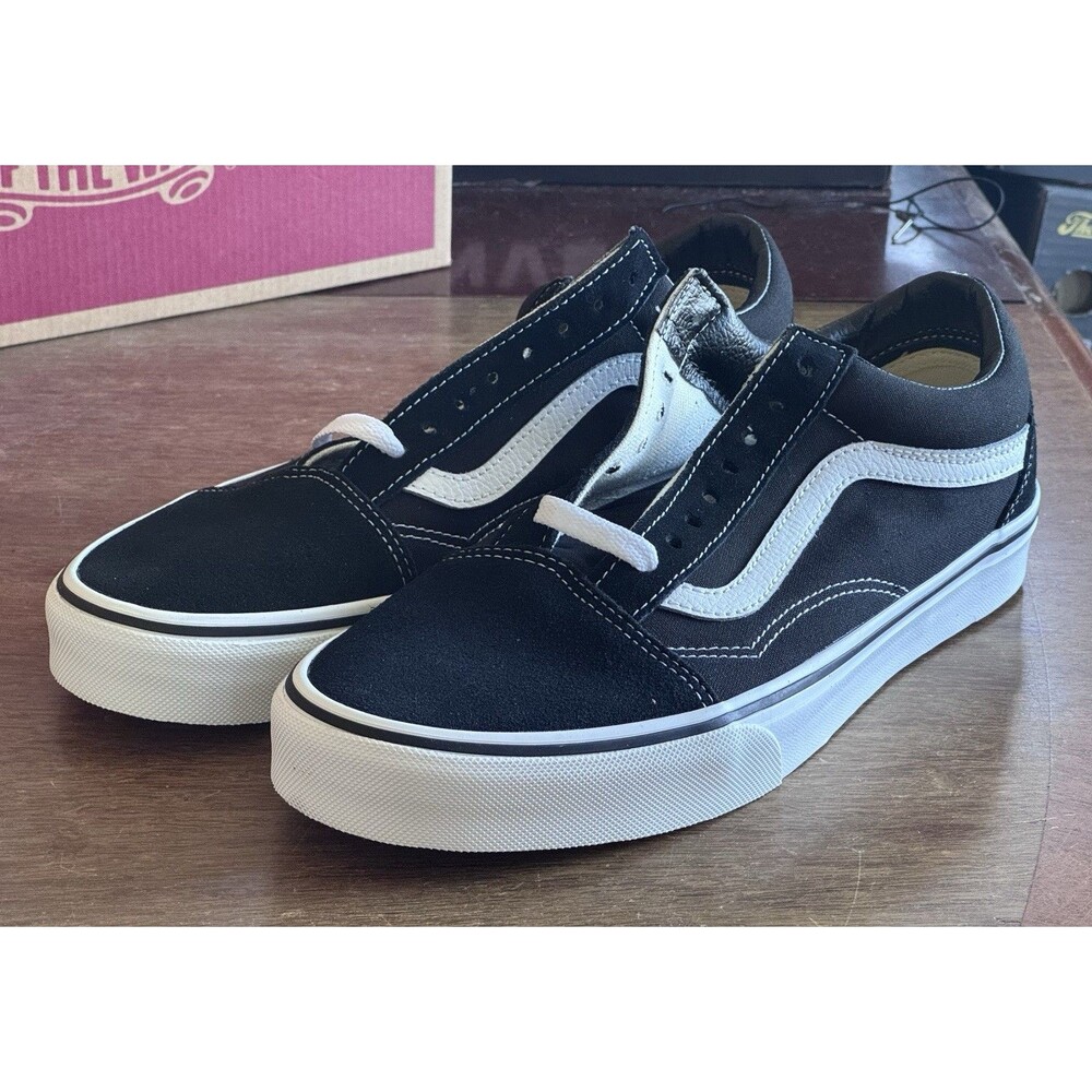 Men’s Size 9.5 Vans Old Skool Black White VN000D3HY28 NIB